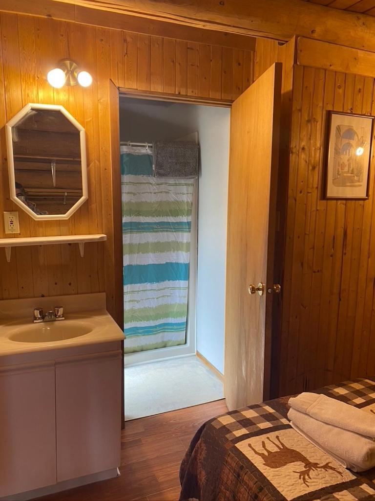 Lac Des Roches Lodge *