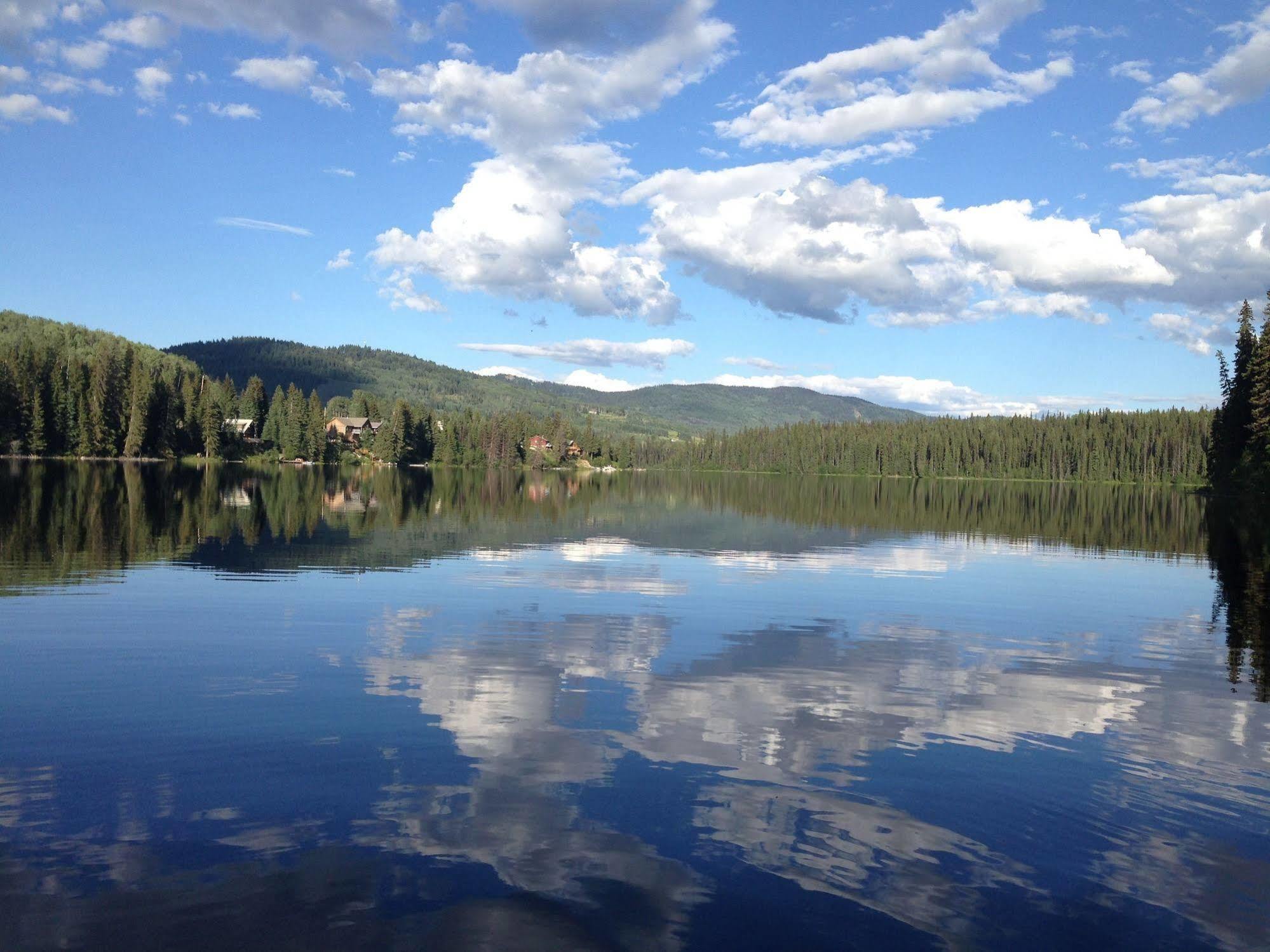 Lac Des Roches Lodge Bridge Lake